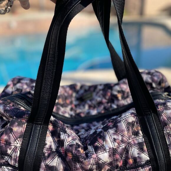 COPY - Nicole Miller City Life Leopard Print Medium Weekend Travel Bag - Picture 5 of 12